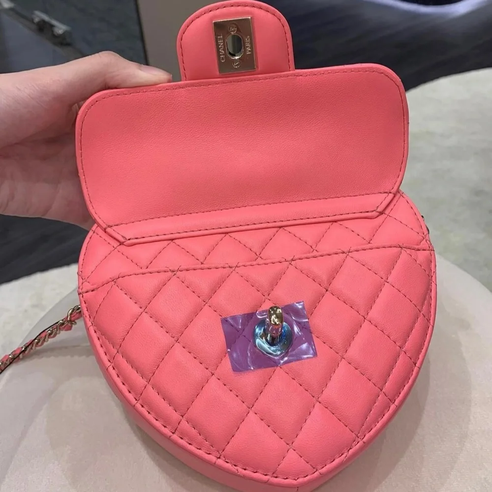 Chanel 💝 22S Love Pink Heart Bag LGHW - Picture 8 of 9